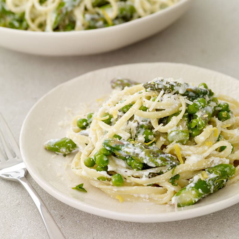 Photo of Linguini with Asparagus, Peas and Ricotta by WW