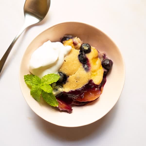 Photo of Slow cooker peach & blueberry cobbler by WW
