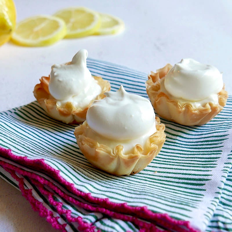 Photo of Easy Lemon Cheesecake Cups by WW