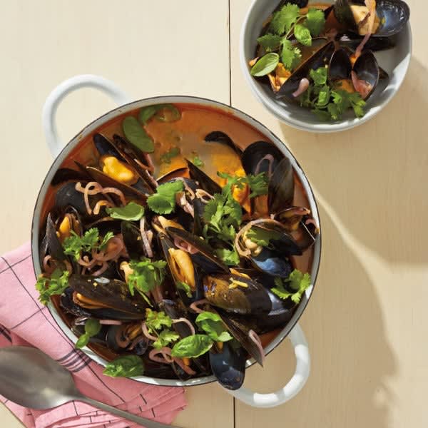 Photo of Mussels in Red Curry-Coconut Broth by WW