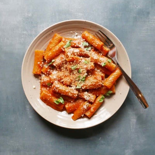 Photo of One-pot roasted red pepper pasta with toasted breadcrumbs by Sammy Montgoms by WW