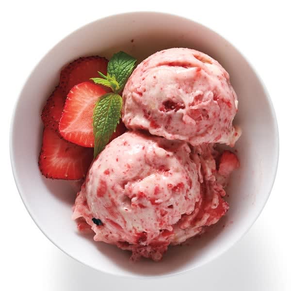 Photo de Crème glacée végétalienne (nice cream) à la fraise par WW