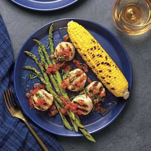 Photo of Grilled Scallops with Corn and Asparagus by WW