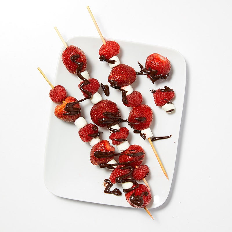 Photo of Berry and marshmallow skewers with bittersweet chocolate by WW