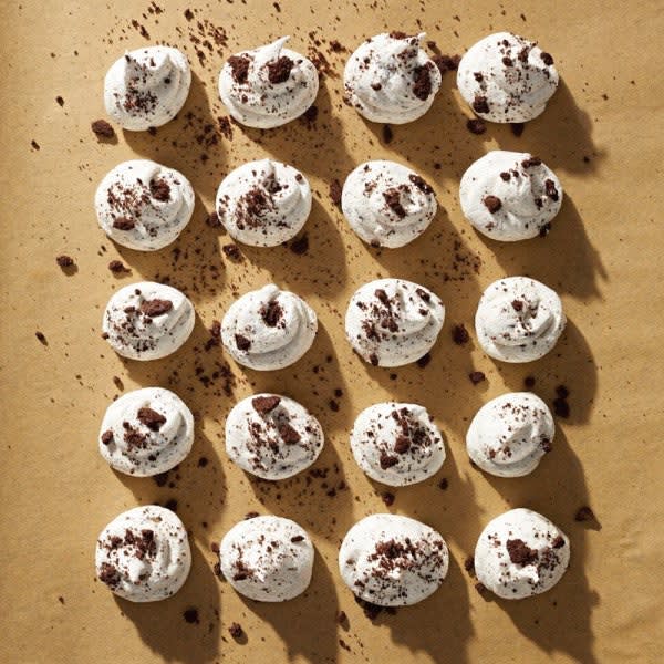 Photo of Chewy cookies & cream meringues by WW