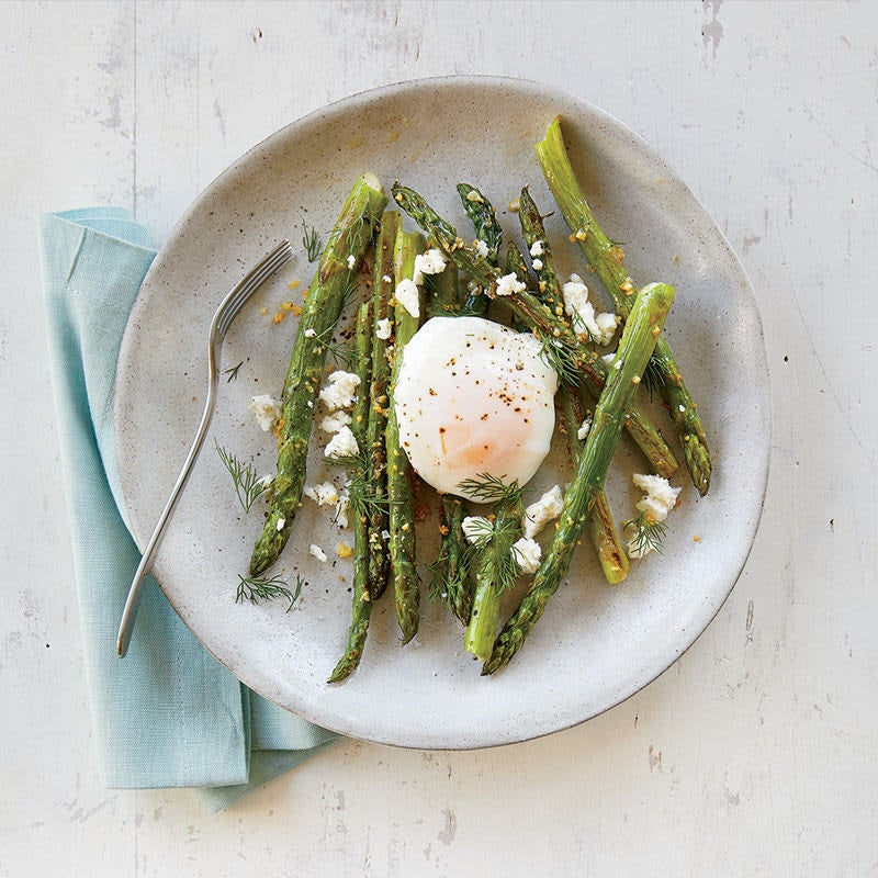 Roasted asparagus with poached eggs and goat cheese | Healthy Recipes ...